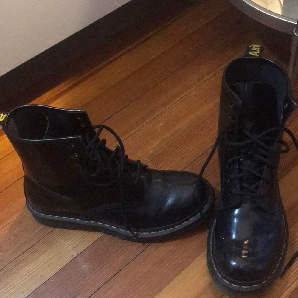 Size 9 Black Glossy Doc Marterns